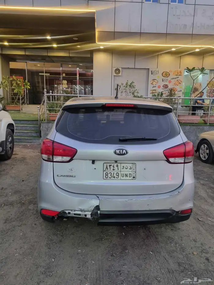 سياره كيا كارنس موديل 2015 ممشى 177الف 3