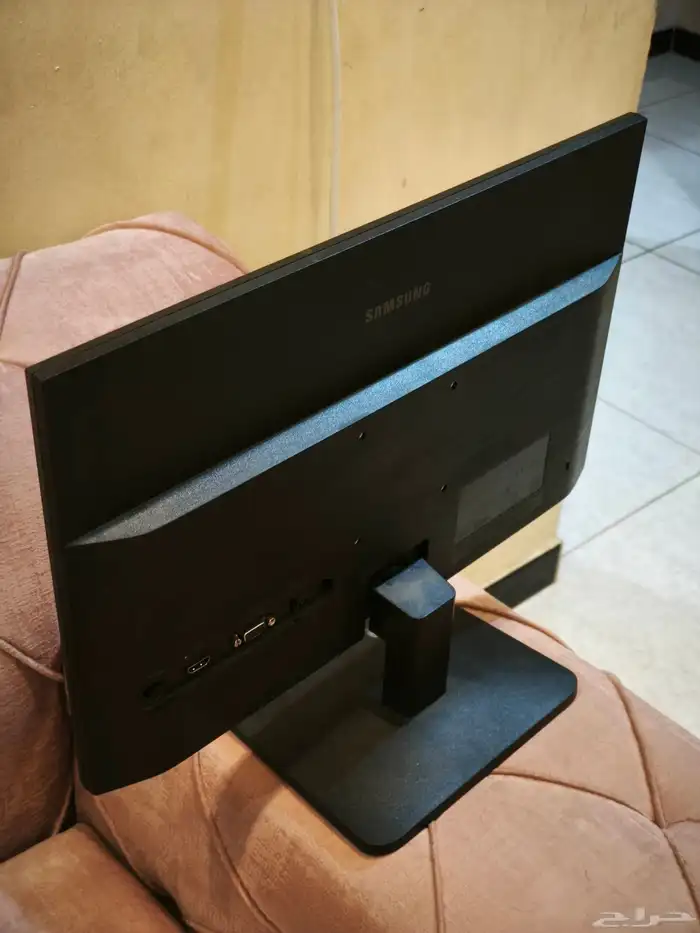 شاشه 19بوصه قيمنق و مكبر صوت 5