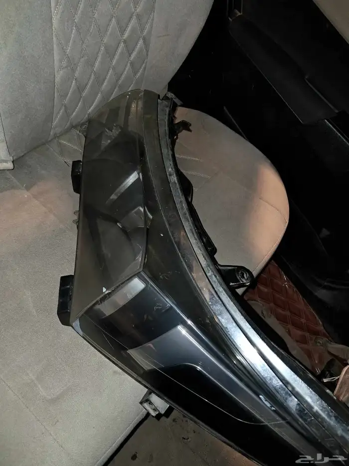 للبيع شمعات امامي كورولا 2014 بحاله ممتا اليمين واليسار صيني 1