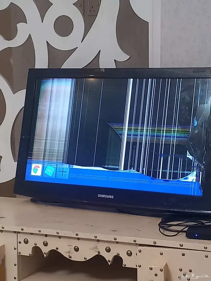 شاشه للبيع مكسوره وتشتغل 0