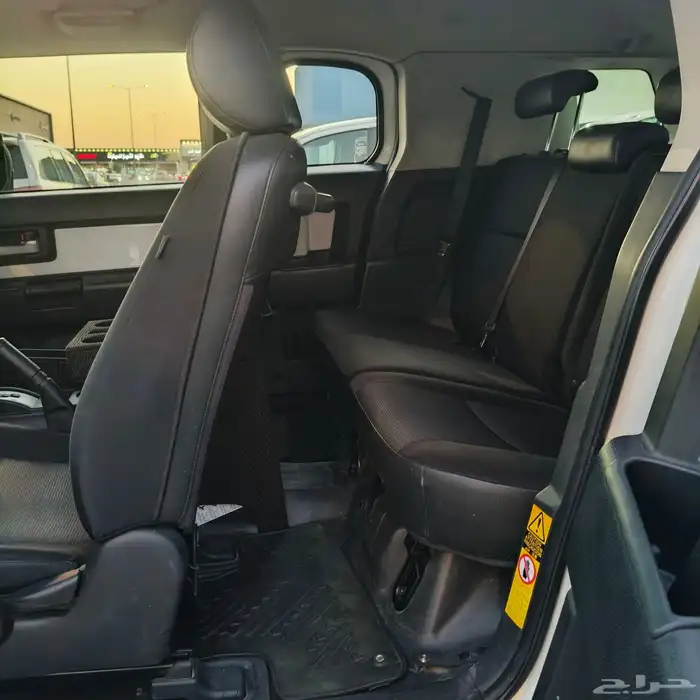 تويوتا اف جي ابيض موديل 2012 تم البيع 11