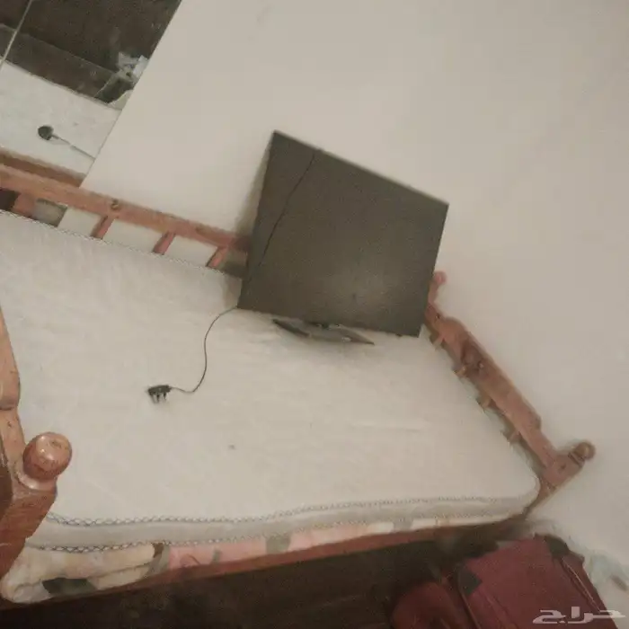 شاشه سامسونج 42 بوصه وبوتاجاز 5 وغساله سامسونج ممتازة وسرير 3