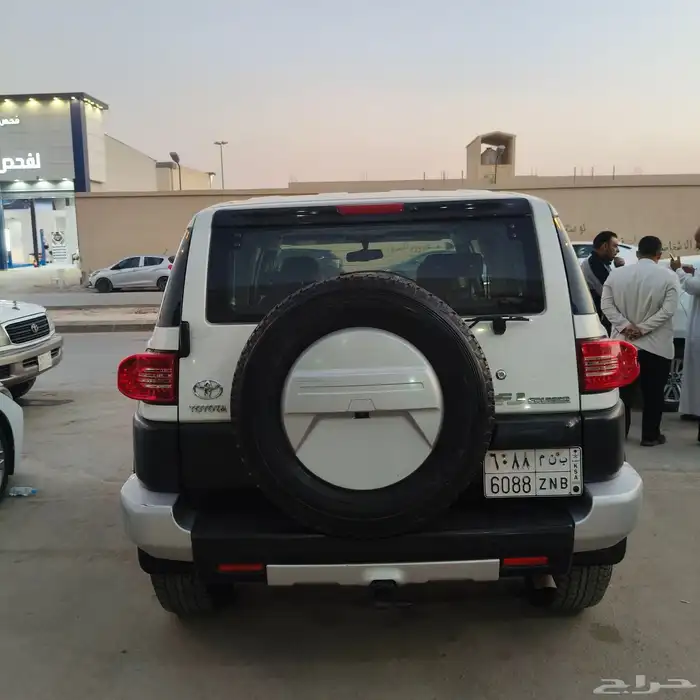 تويوتا اف جي ابيض موديل 2012 تم البيع 4