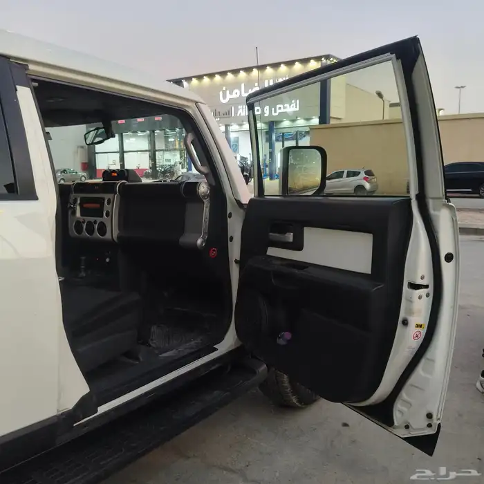 تويوتا اف جي ابيض موديل 2012 تم البيع 12