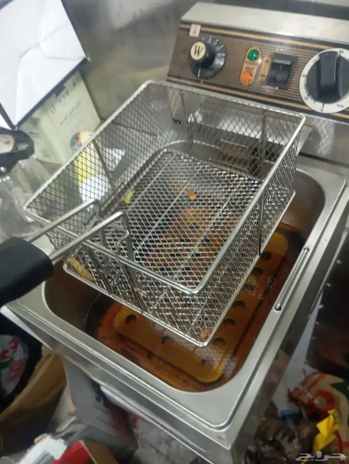 غلايه لبيع واثنين سرر نفر ونفر ونصف مع المراتب سعره كويس 2