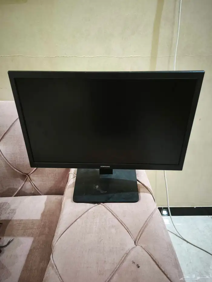 شاشه 19بوصه قيمنق و مكبر صوت 0