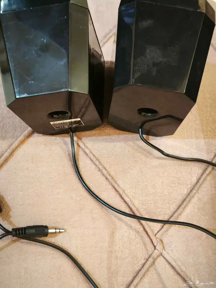 شاشه 19بوصه قيمنق و مكبر صوت 8