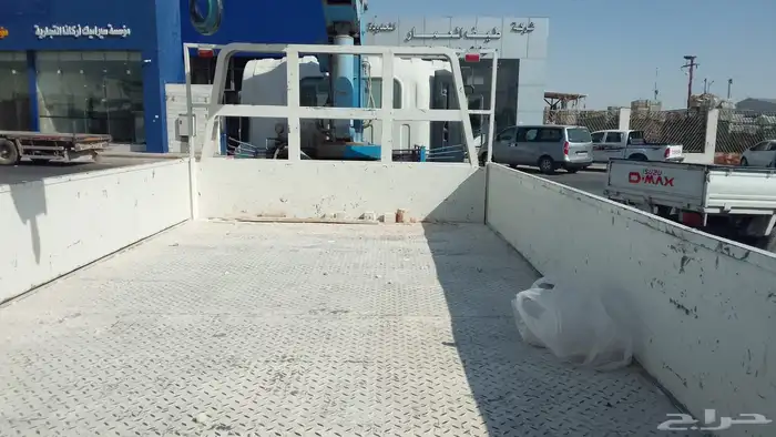 شاحنة رافعة 2010 1