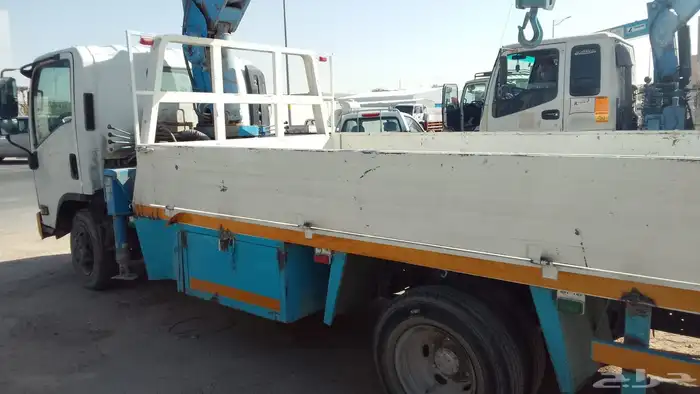 شاحنة رافعة 2010 0