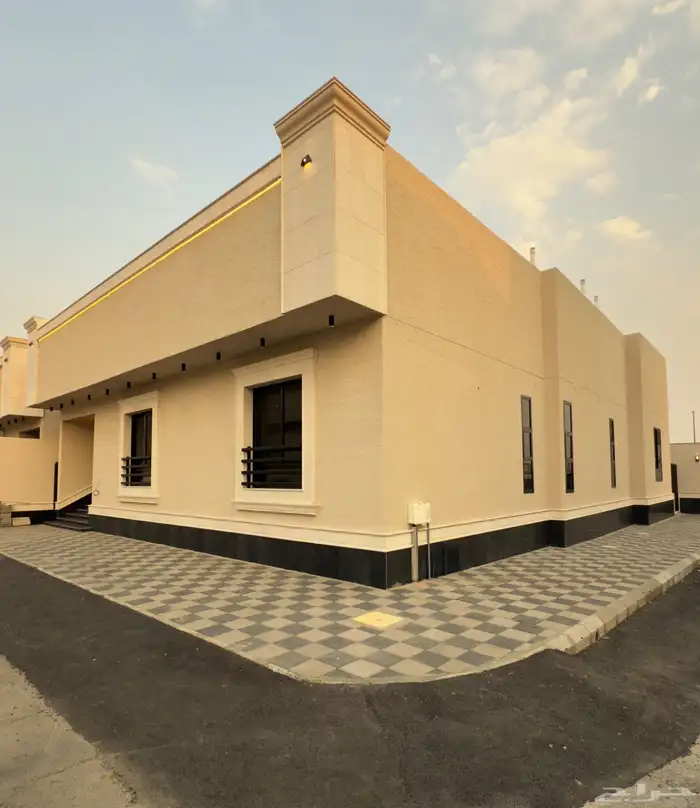 فيلا دور أرضي بمساحة 405 م 0