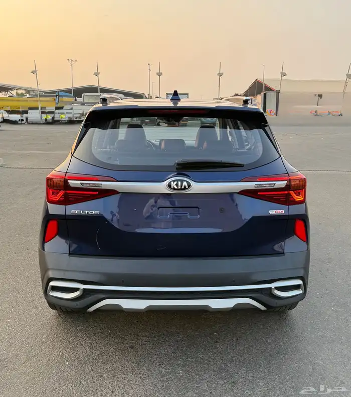 كيا سيلتوس 2020 فل كامل من الداخل احمر بحالة الوكاله للبيع 4