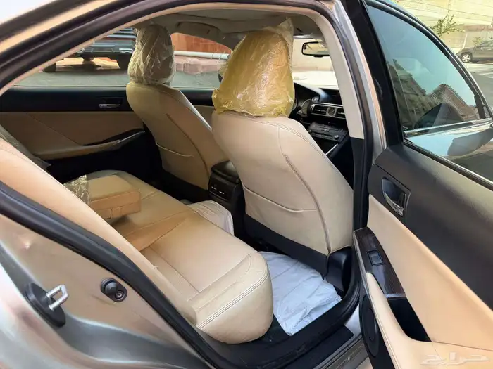 لكزس 2015 is350 فل كامل سعودي 23