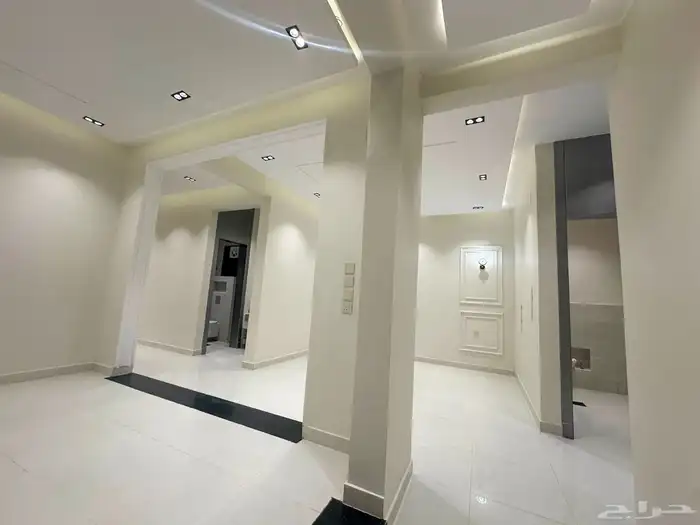 للبيع شقق ارضية وعلويه موقع مميز قريب من جميع الخدمات 17