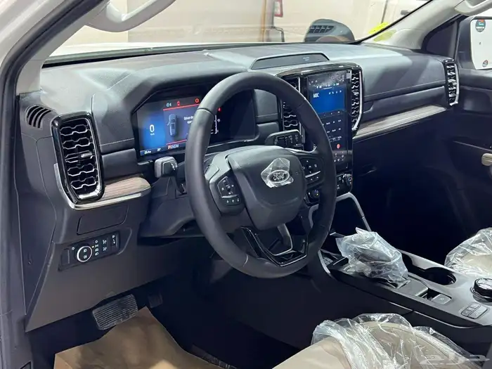 فورد ايفرست XLT 8