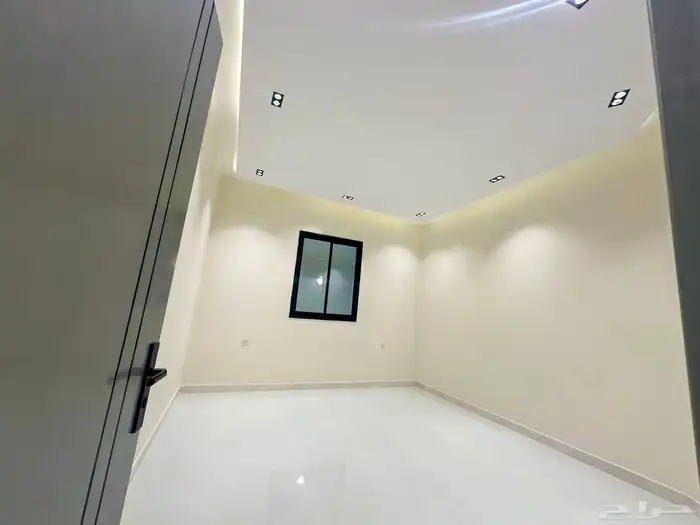 للبيع شقق ارضية وعلويه موقع مميز قريب من جميع الخدمات 22