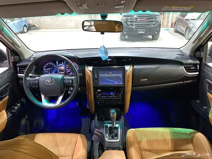 للبيع فورتشنر 2022 سعودي 6 سلندر VX1 9