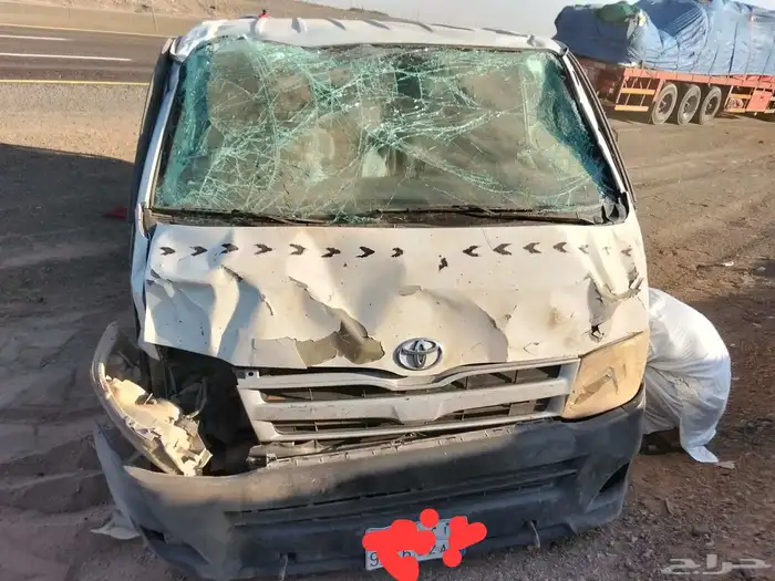 باص تويوتا هايس 2012 تشليح 0