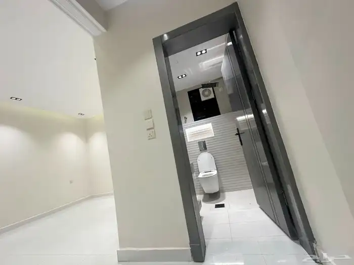 للبيع شقق ارضية وعلويه موقع مميز قريب من جميع الخدمات 39