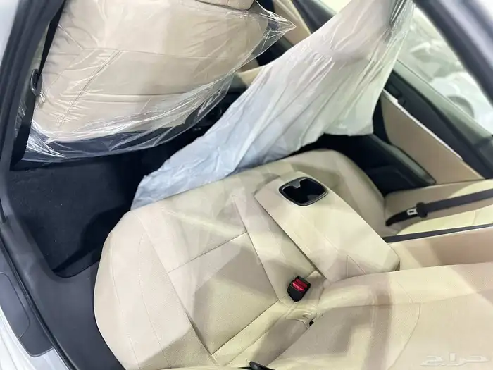 تويوتا كامري LE بنزين اللون أبيض لؤلؤي موديل 2025 تقسيط وكاش 8