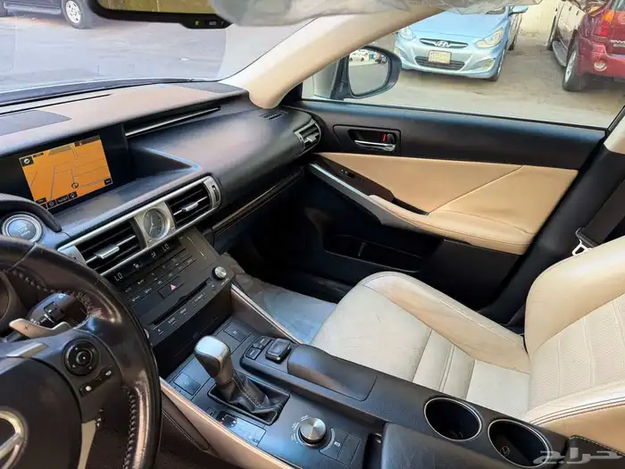 لكزس 2015 is350 فل كامل سعودي 16