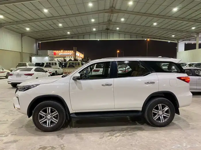 للبيع فورتشنر 2022 سعودي 6 سلندر VX1 6