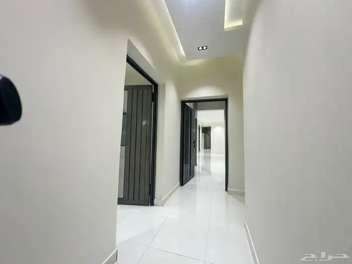 للبيع شقق ارضية وعلويه موقع مميز قريب من جميع الخدمات 28