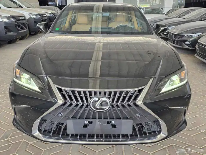 لكزس ES250 AA استاندر الساير موديل 2025 0