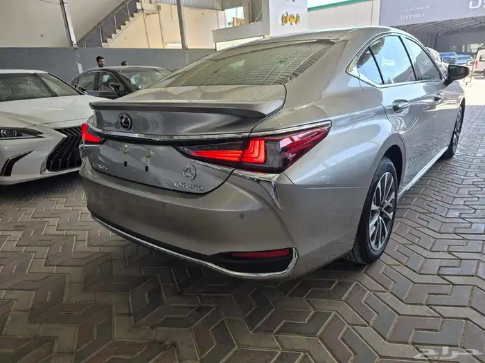 لكزس ES250 AA استاندر الساير موديل 2025 10