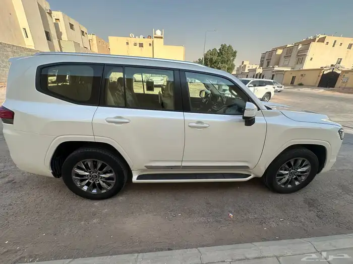 للبيبع تويوتا لاندكروزر 14