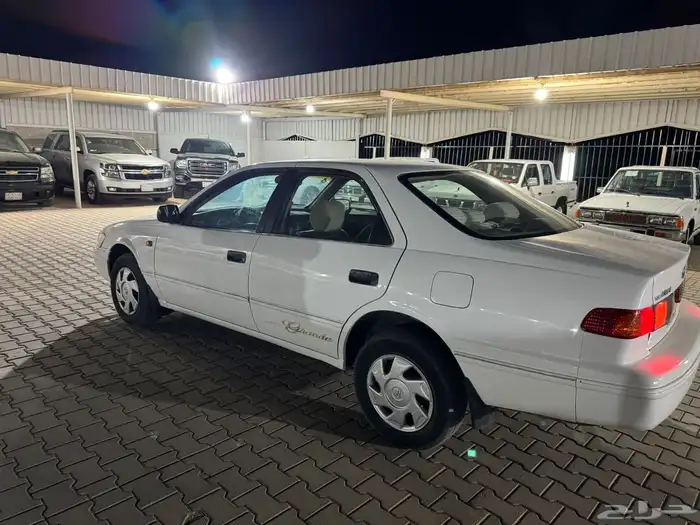 كامري مديل 2001 قير عادي 2