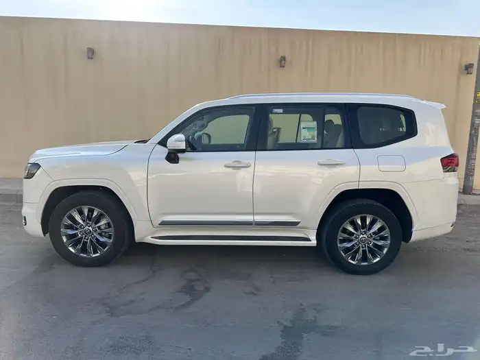 للبيبع تويوتا لاندكروزر 7