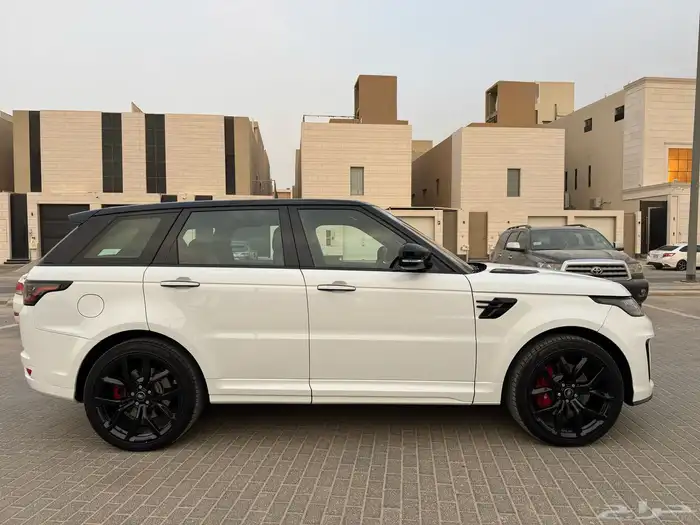 للبيع رنج روفر 2016 فل كامل سبورت HST سعودي 5