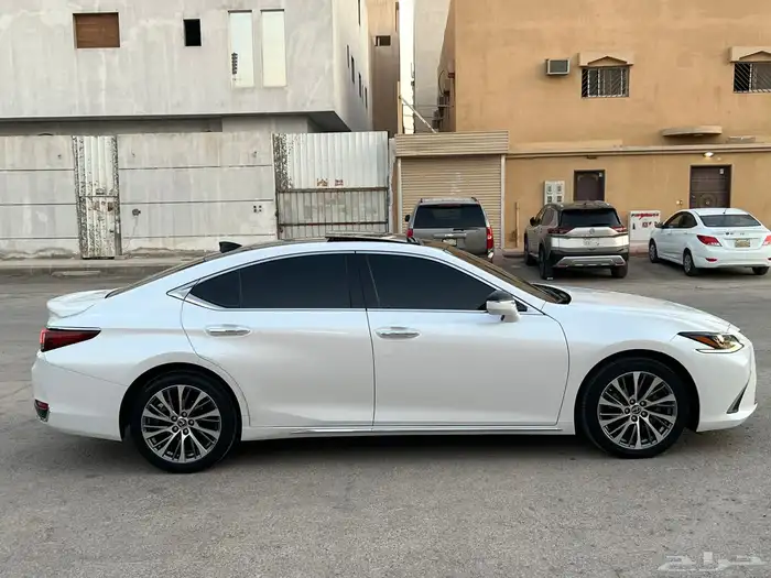 لكزس ES 250 DD 2021 فل كامل موتر شرط وكاله قمه بنضافه 6