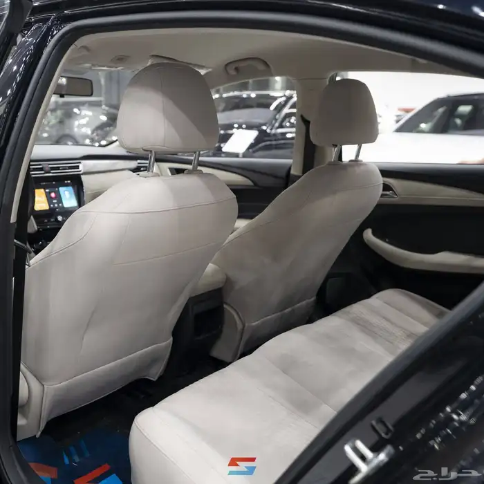 ام جي 5 استاندر موديل 2025 9