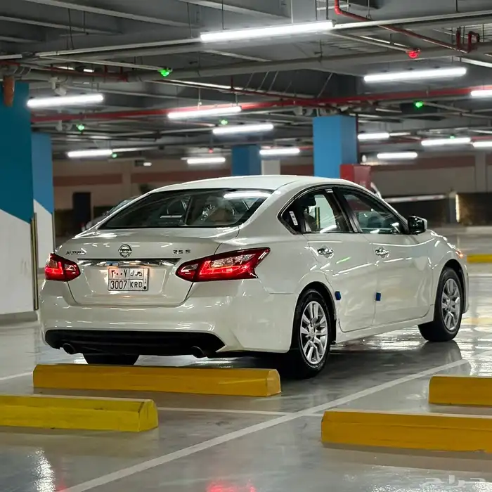 Nissan التيما 2017 قمة النظافة 14