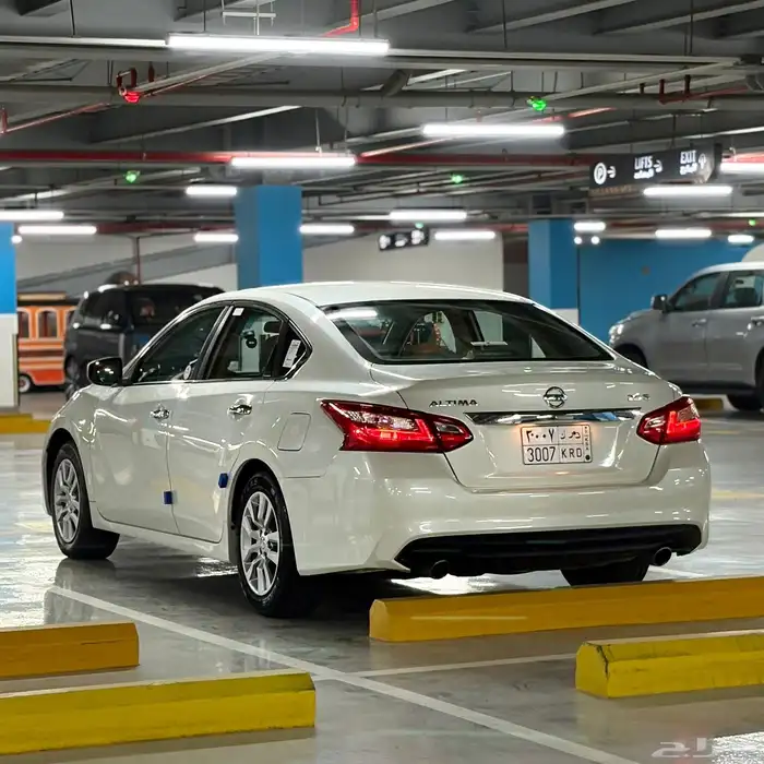 Nissan التيما 2017 قمة النظافة 16