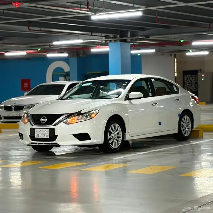 Nissan التيما 2017 قمة النظافة 8