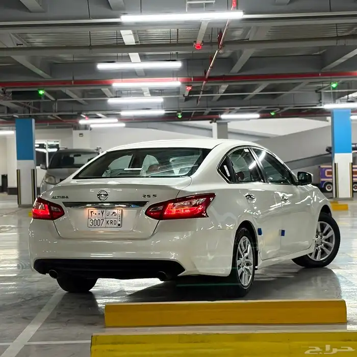 Nissan التيما 2017 قمة النظافة 15