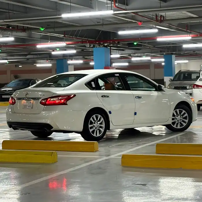 Nissan التيما 2017 قمة النظافة 11