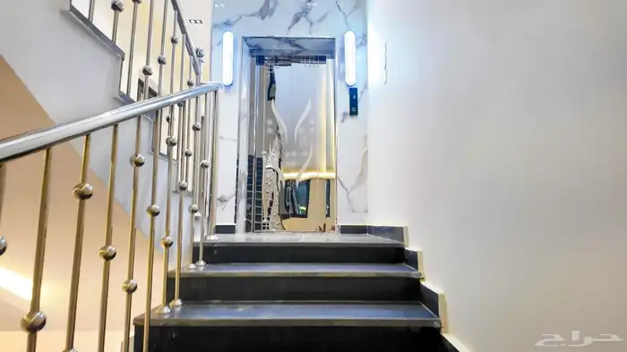 للبيع شقق ارضية وعلويه موقع مميز قريب من جميع الخدمات 14