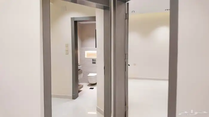 للبيع شقق ارضية وعلويه موقع مميز قريب من جميع الخدمات 7