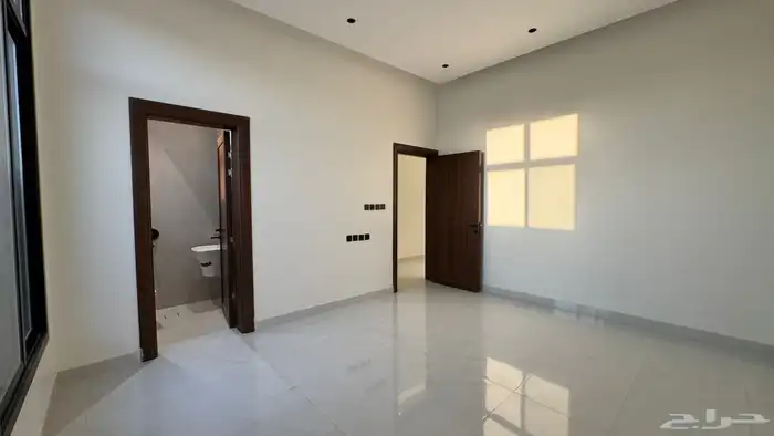 فيلا 240م مميزة للبيع 23