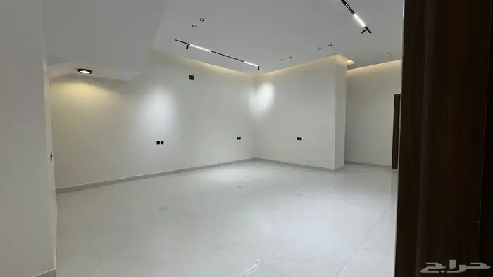 فيلا 240م مميزة للبيع 9