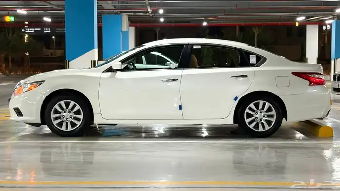 Nissan التيما 2017 قمة النظافة 17