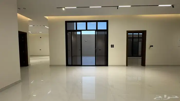 فيلا 240م مميزة للبيع 20