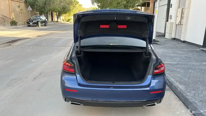 بي ام دبليو 520i سعودي ناغي تحت الضمان موديل 2022 8