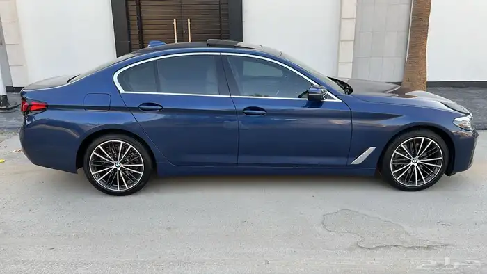 بي ام دبليو 520i سعودي ناغي تحت الضمان موديل 2022 4