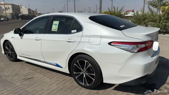 كامري 2020 GLE نظيفه منوه للمستخدم 10
