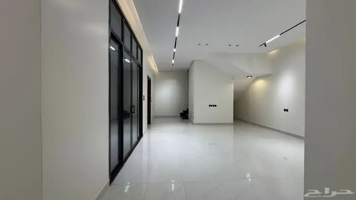 فيلا 240م مميزة للبيع 15