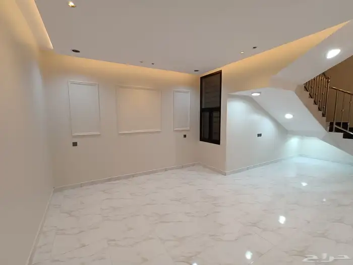 للبيع روف علويه 5 غرف نوم  ومدخل سياره بحوش وشقق أرضيه ومدخ 35